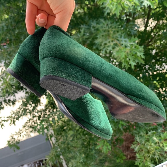 SAKS FIFTH AVENUE emerald green suede flats 7 - Picture 4 of 13